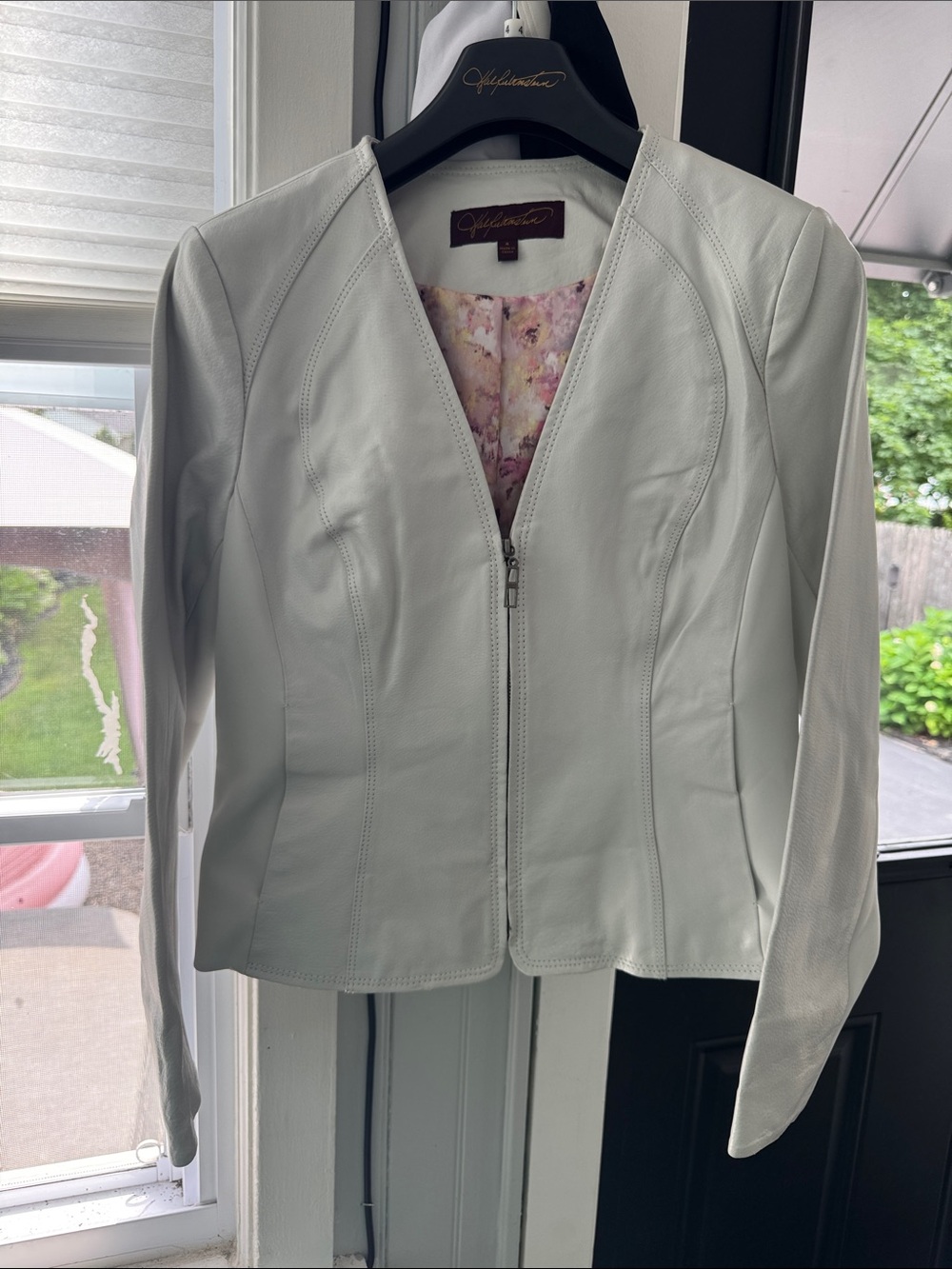 Hal Rubenstein Like New White Zip-Front Leather Jacket with Floral Lining Accent